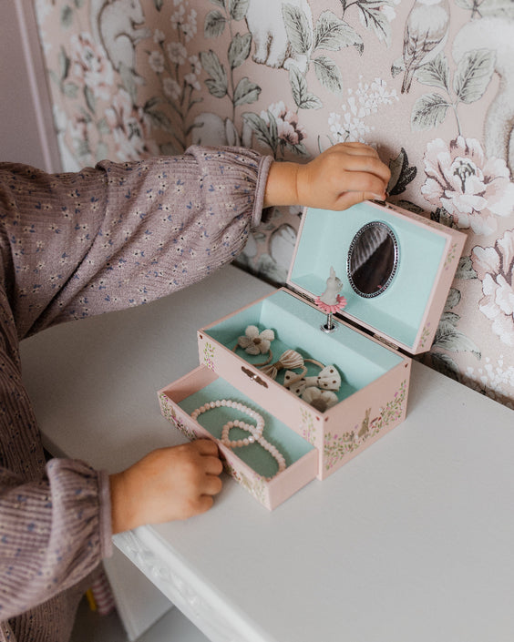 Music box woodlandMB2i