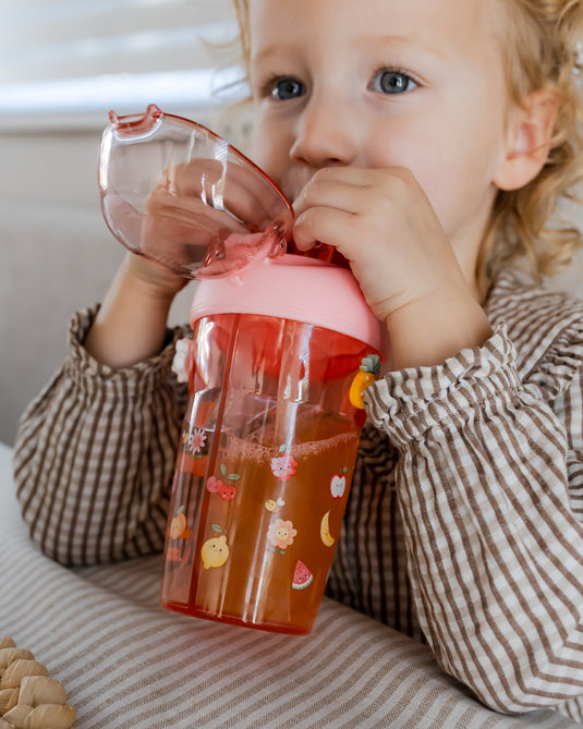 Sparkling fruits drinking bottle